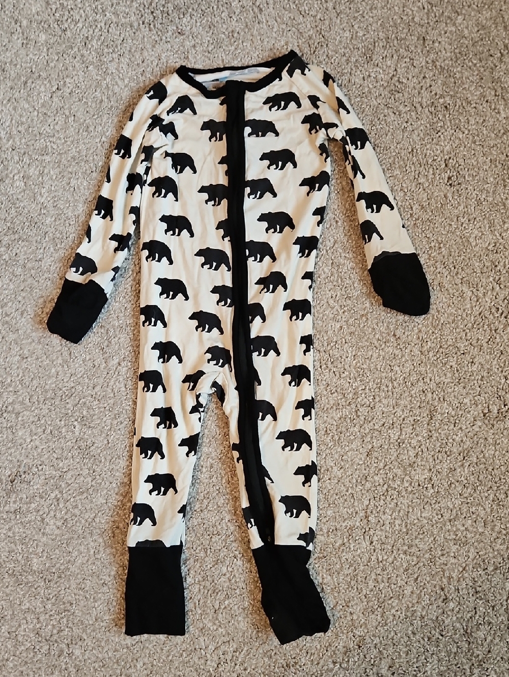 Little One Shop bamboo zippy in size 6–12 months Bears.